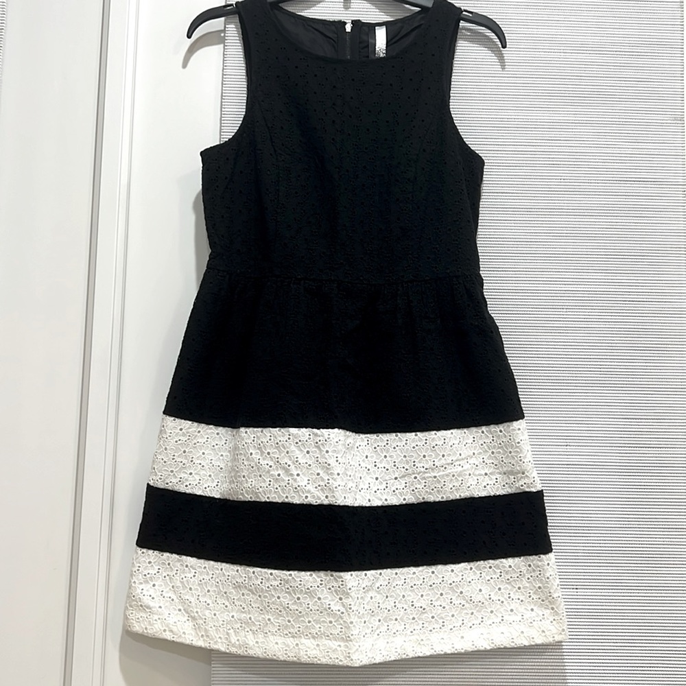 Kensie very pretty dress, classic fit & flare style